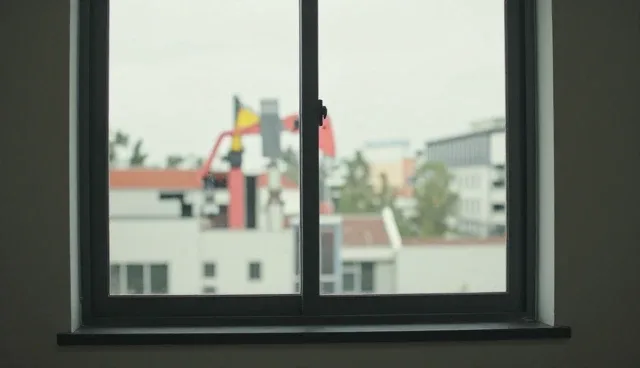 技术适配中的性能优化与适用条件分析
